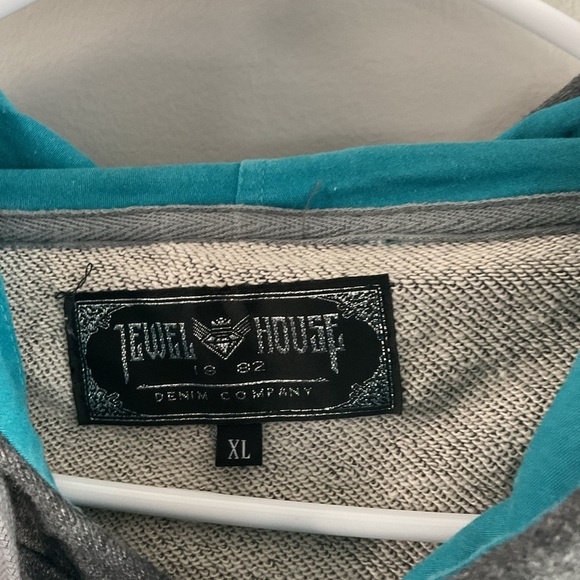 Jewel house Gray and Blue Hoodie button down - Picture 4 of 4